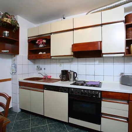 Brni Apartment *