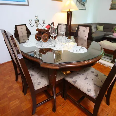 Brni Apartment * Split