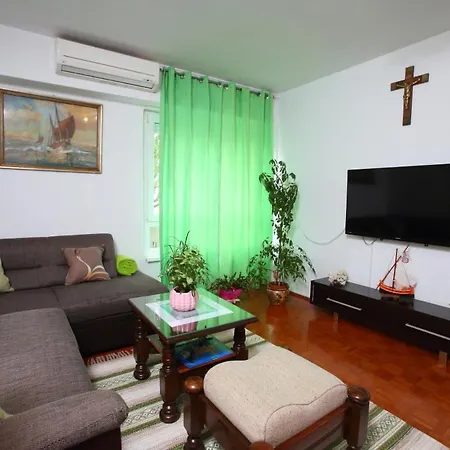 Brni Apartment *